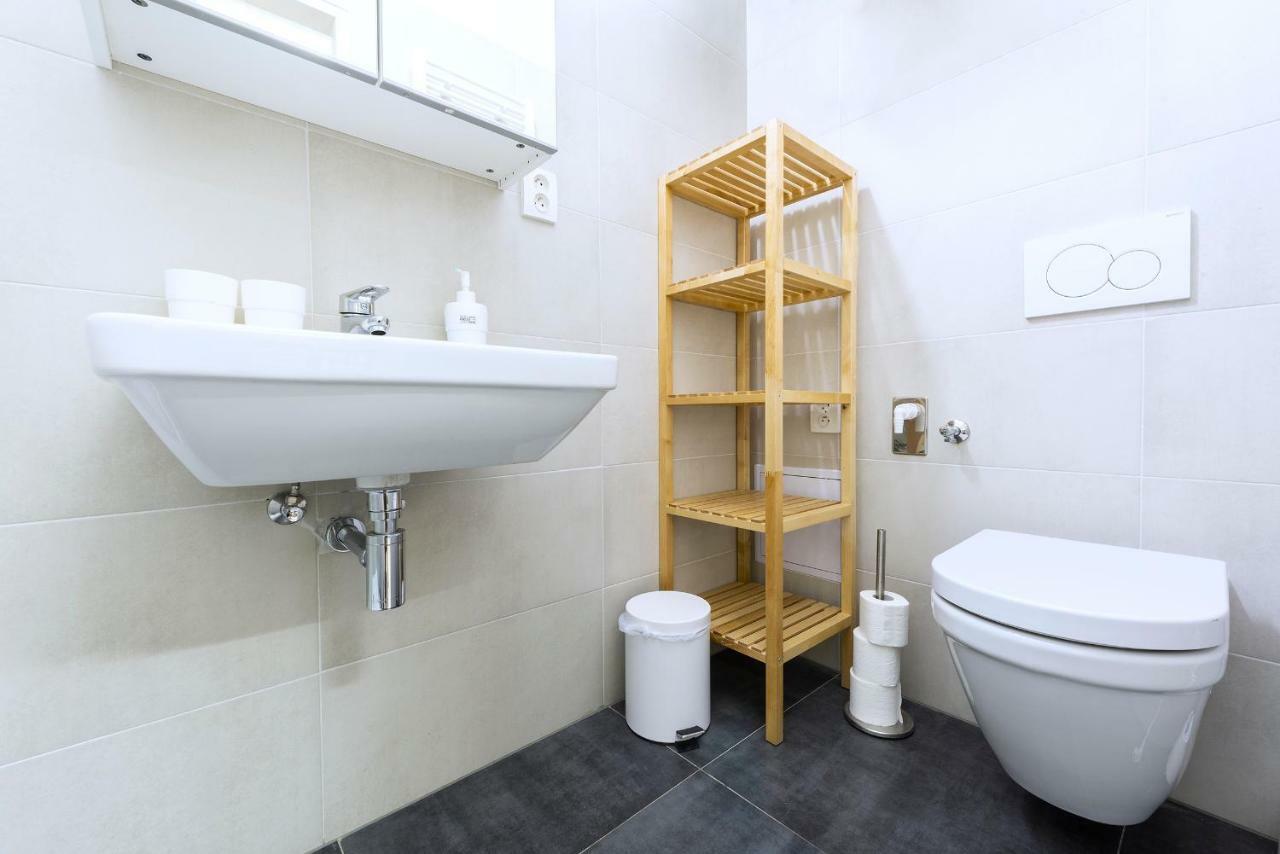 Apartmán 6 *